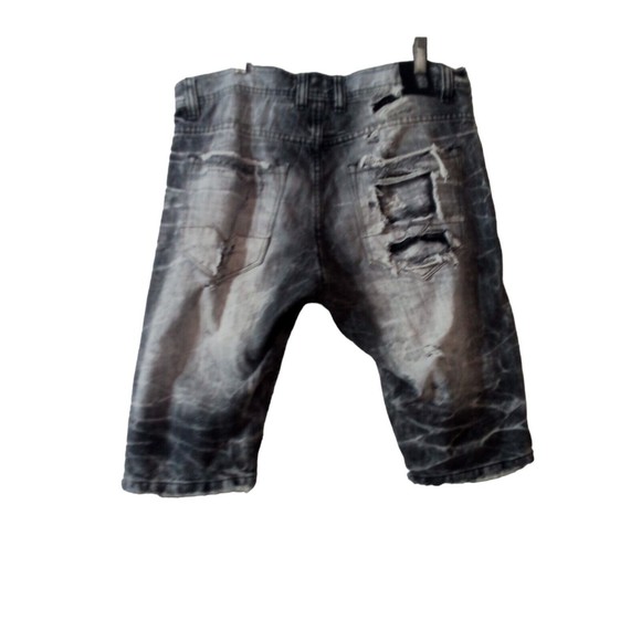 Men's‎ Twenty Two Oz  Shorts Lots Of Holes And Skin Shows Size 32 - Picture 13 of 16